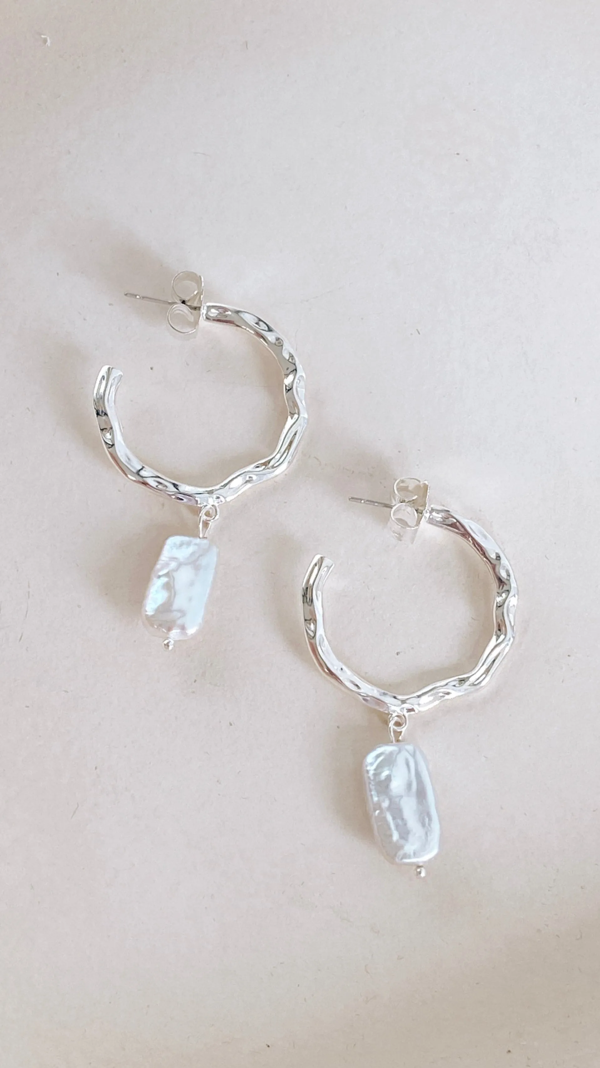 Beaten Metal Pearl Drop Hoops - Silver/Cream